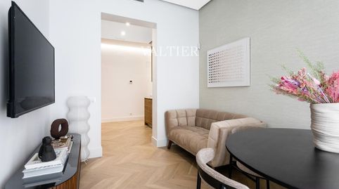 Foto 2 de Piso en venta en Santa Engracia, Trafalgar, Madrid Capital