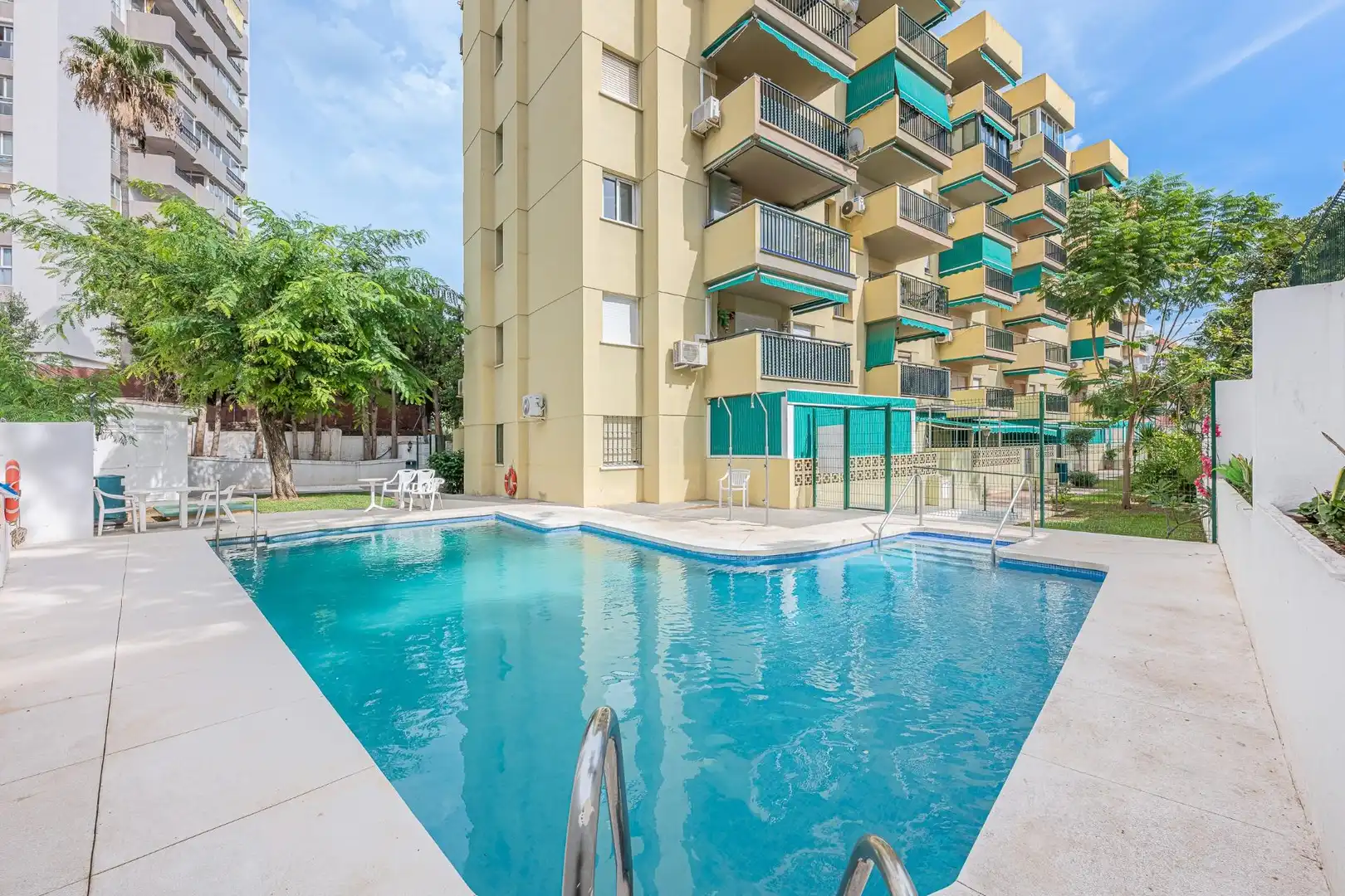Piscina de Pis en venda en Las Gaviotas  - Carvajal