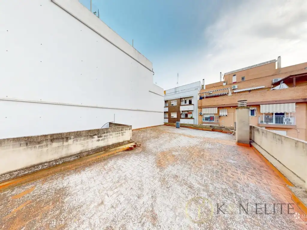 Vista exterior de Edifici en venda en Valencia