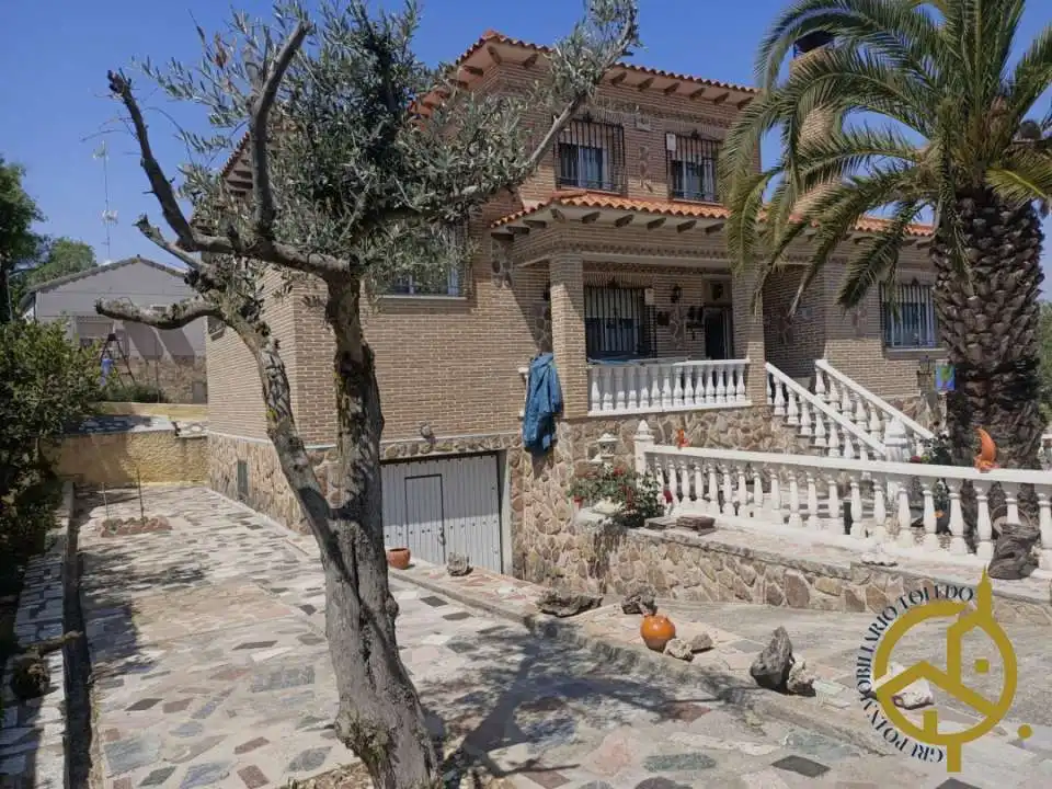 Vista exterior de Casa o xalet en venda en El Viso de San Juan amb Aire condicionat, Calefacció i Jardí privat