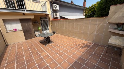 Foto 2 de Casa adosada en venda a Carrer Rocacorba, Olot, Girona