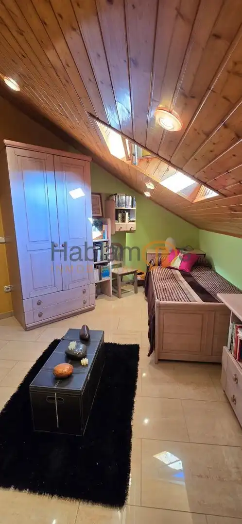 Dormitori de Casa o xalet en venda en Vilagarcía de Arousa amb Calefacció, Jardí privat i Terrassa