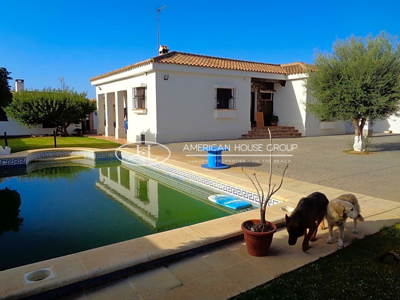 Exterior view of House or chalet for sale in Chiclana de la Frontera  with Air Conditioner, Heating and Private garden