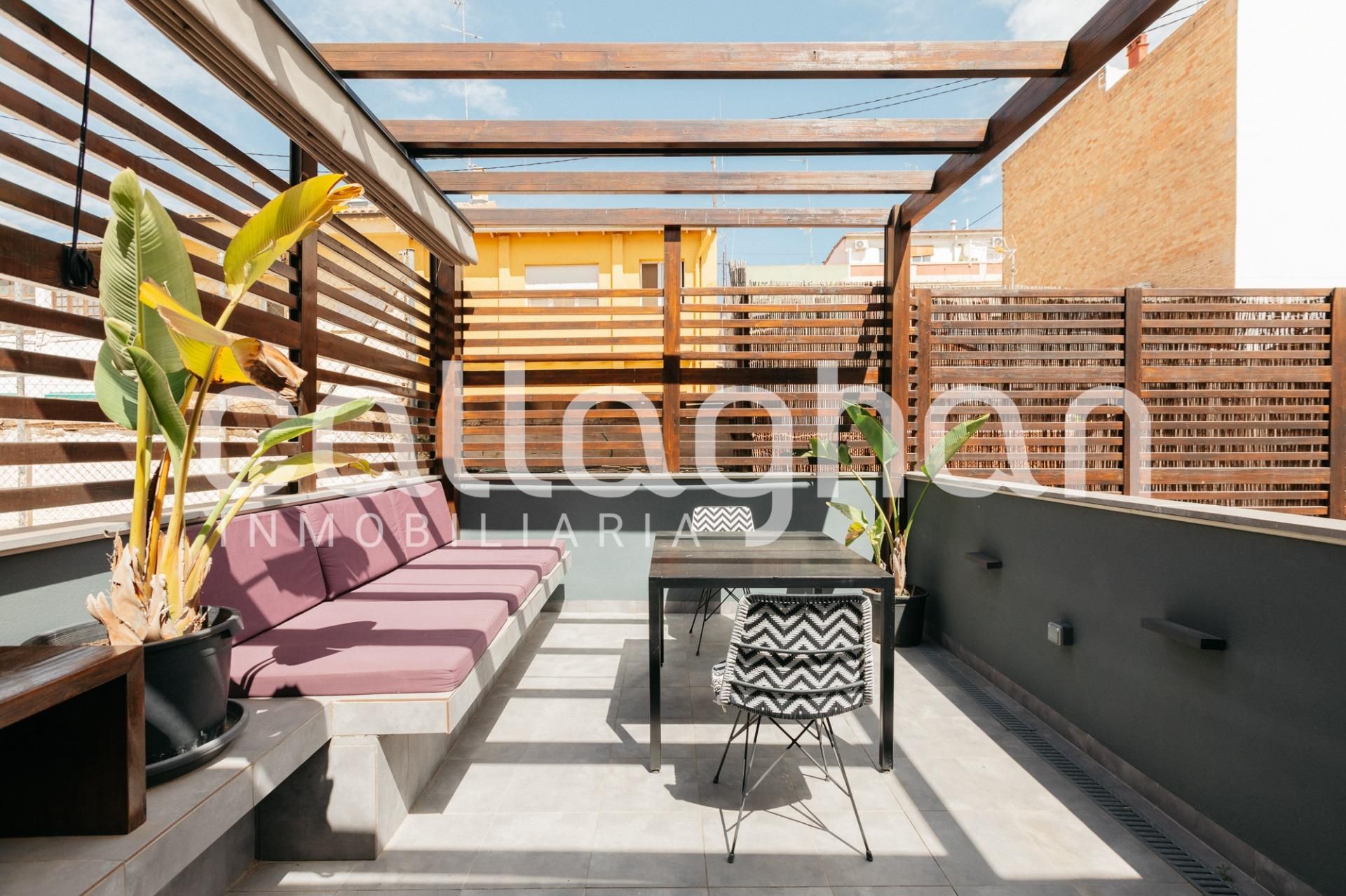 Terrace of Building for sale in  Valencia Capital