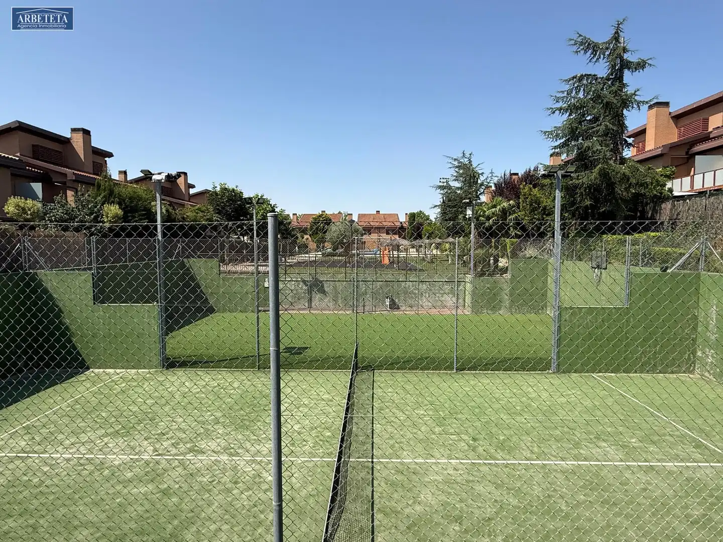 Jardín de Casa adosada en venta en Yebes con Aire acondicionado, Calefacción y Terraza