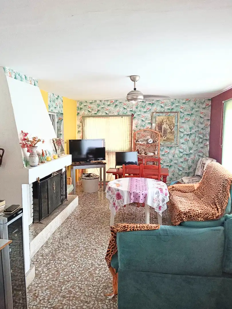 Sala d'estar de Casa o xalet en venda en Illana amb Jardí privat, Terrassa i Piscina