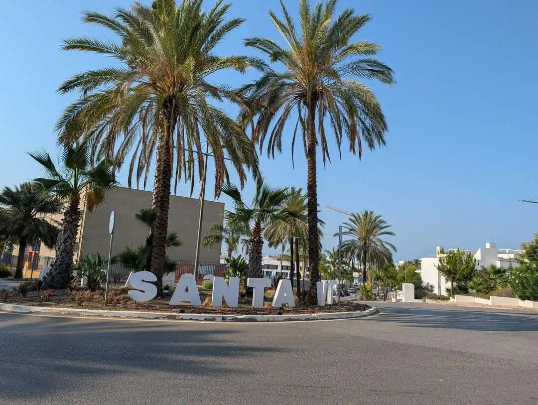 Exterior view of Attic for rent in Estepona  with Air Conditioner, Heating and Private garden