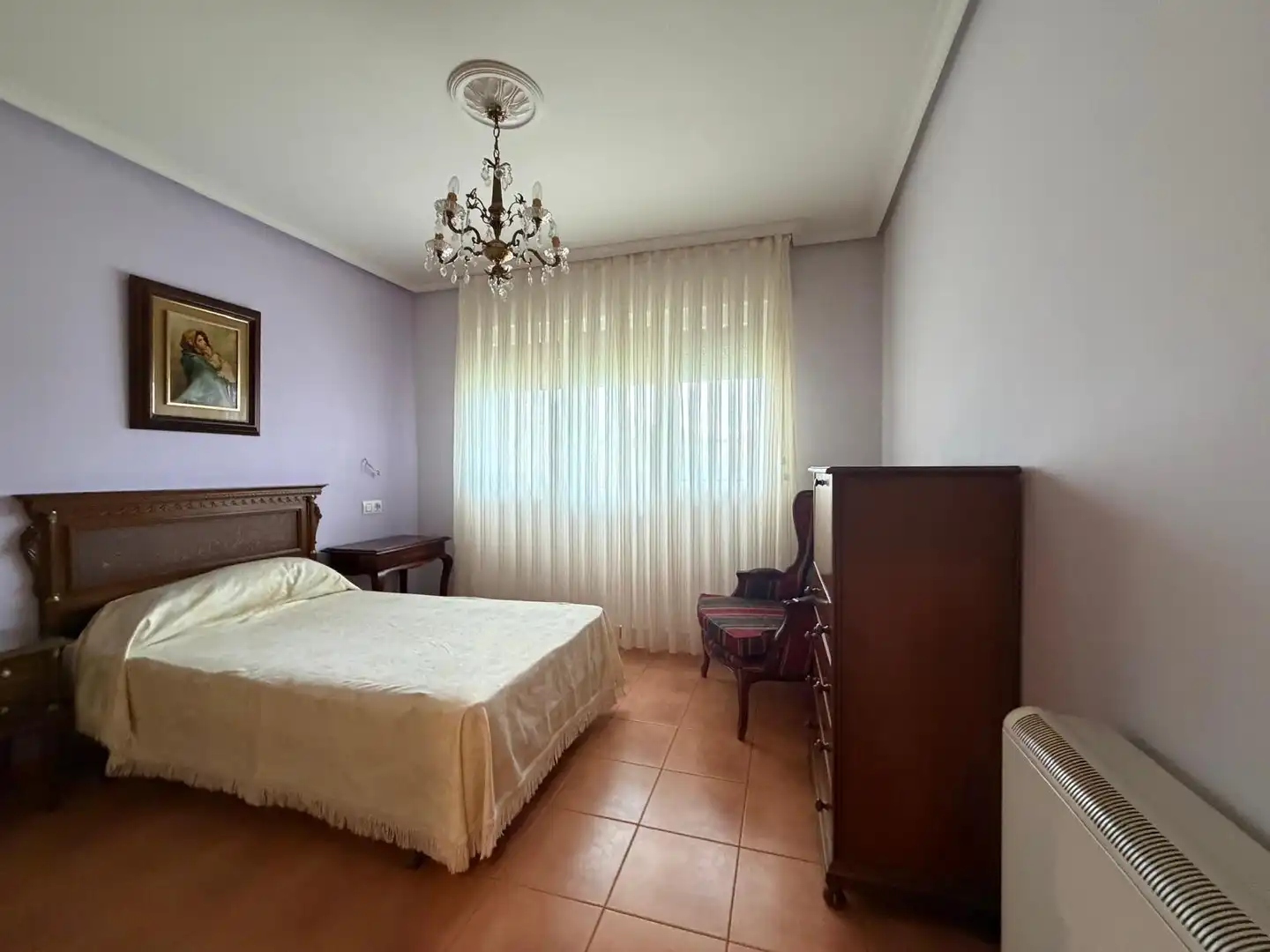 Dormitori de Casa adosada en venda en Palazuelos de Eresma amb Calefacció, Terrassa i Alarma