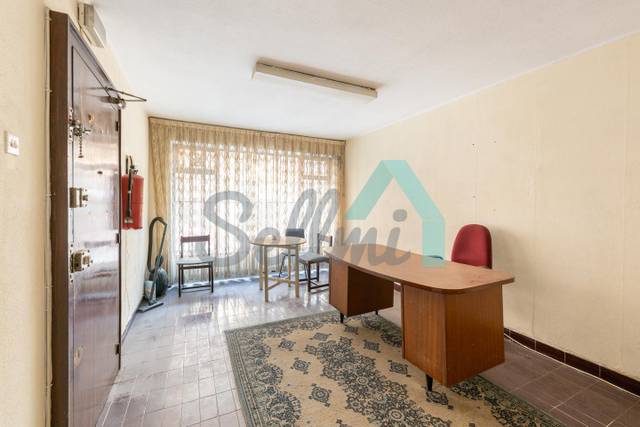 Local comercial en Venta en Escultor Laviada en Vallobín