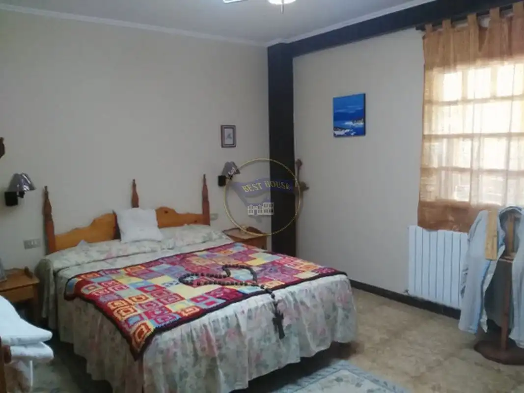 Habitación de Finca rústica en venta en Vigo  con Calefacción, Trastero y Piscina