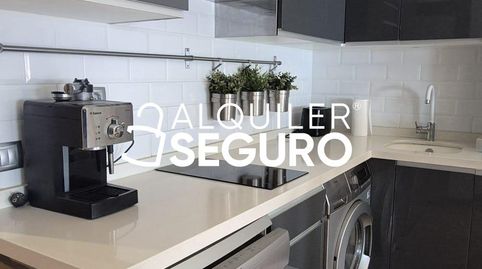 Foto 5 de Piso de alquiler en Carlos V, La Calzada, Gijón
