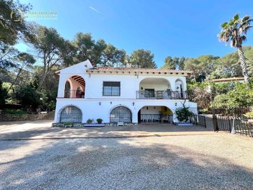 Chalet con piscina en venta en PARTIDA VALLETES DE BRU