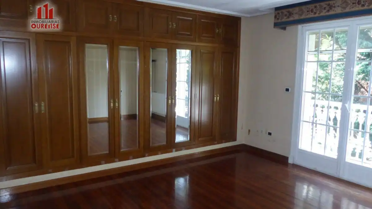 Bedroom of Houses for sale in Ourense Capital   with Heating, Terrace and Storage room