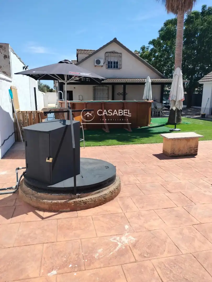 Jardí de Casa o xalet de lloguer en Córdoba amb Aire condicionat, Terrassa i Traster