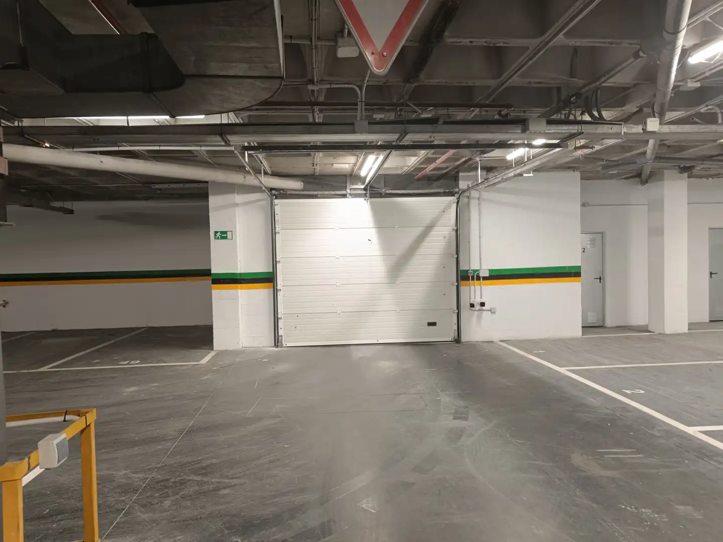 Parkplatz von Garage zur Miete in San Fernando