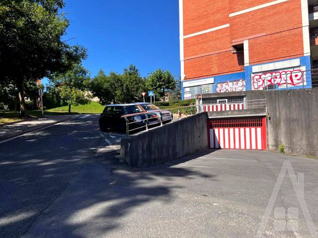 Garaje en Venta en San Antonio Hiribidea en Etxebarri