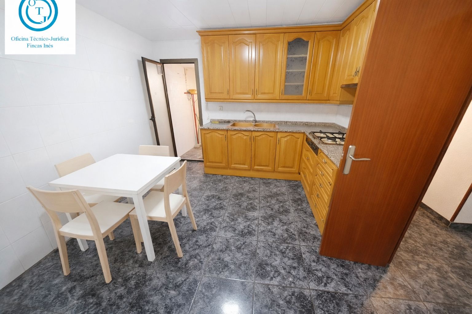 Cuina de Pis en venda en Mollet del Vallès amb Calefacció, Moblat i Forn