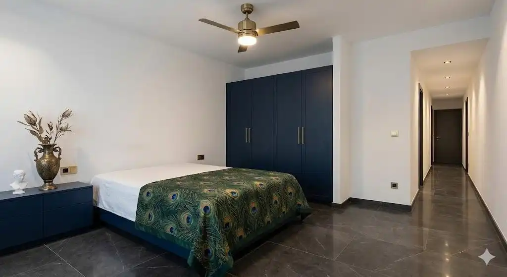 Habitación de Local en venta en Elche / Elx