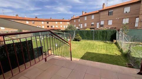 Foto 4 de Casa adosada en venda a Calle San José, Alesanco, La Rioja