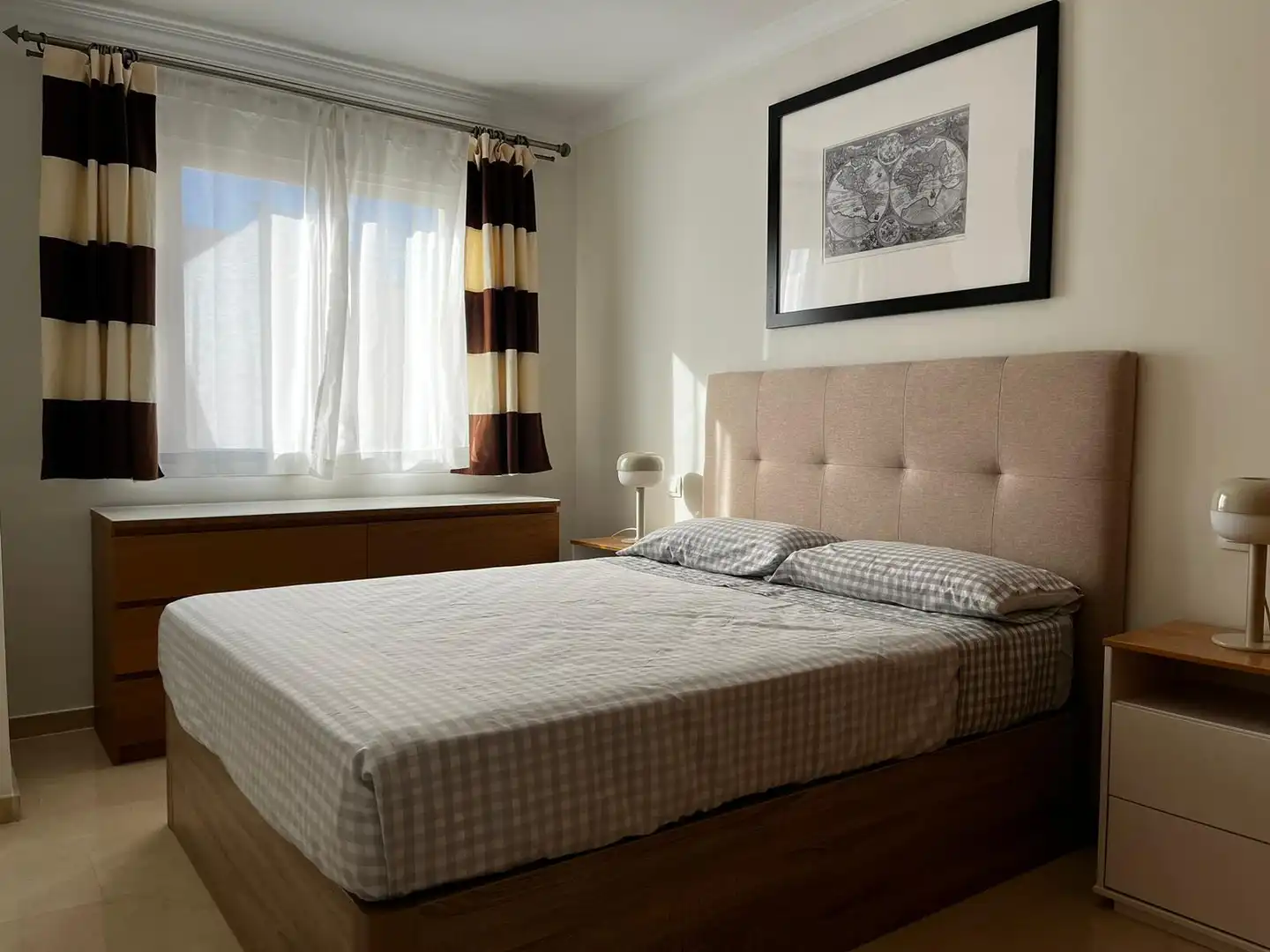 Habitación de Piso de alquiler en Málaga con Aire acondicionado, Calefacción y Amueblado