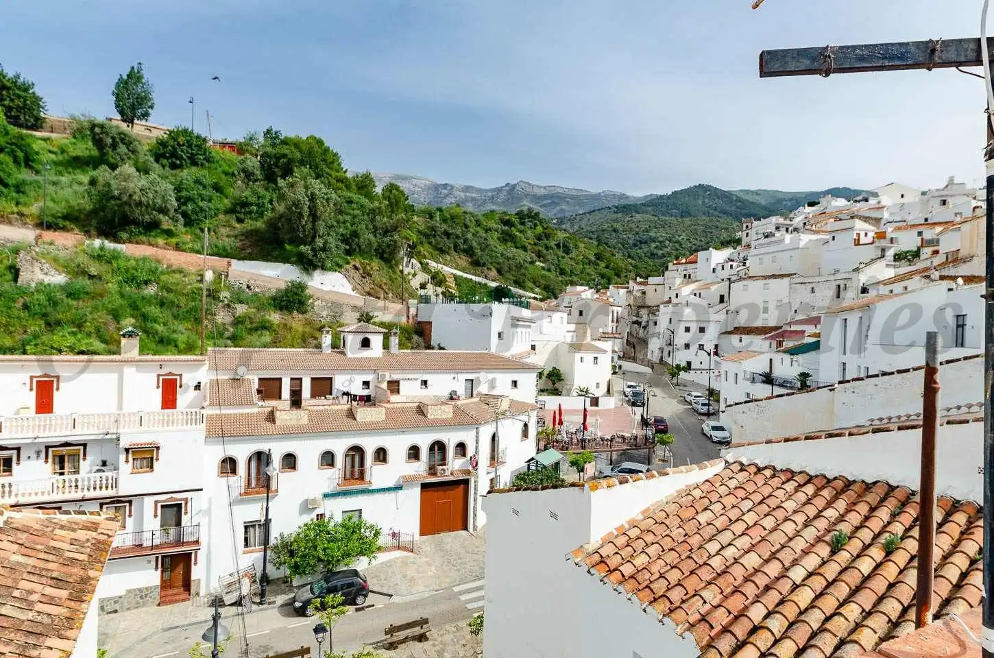Vista exterior de Casa o xalet en venda en Salares amb Terrassa i Balcó