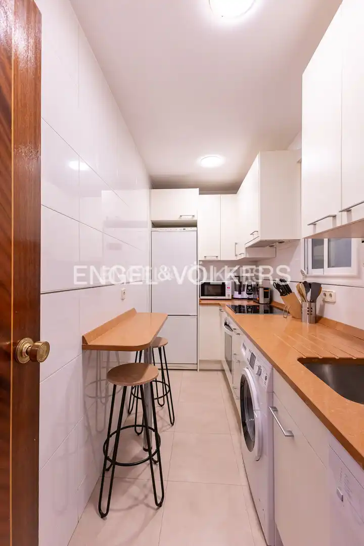 Kitchen of Flat for rent in Madrid  with Air Conditioner, Heating and Parquet flooring