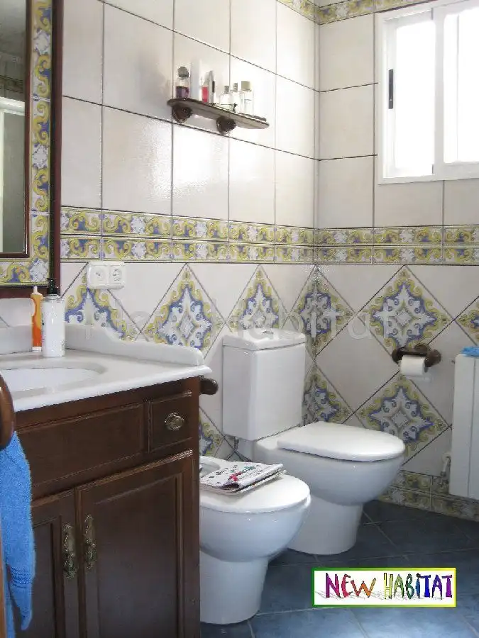 Baño de Piso en venta en Castellón de la Plana / Castelló de la Plana con Aire acondicionado, Calefacción y Terraza