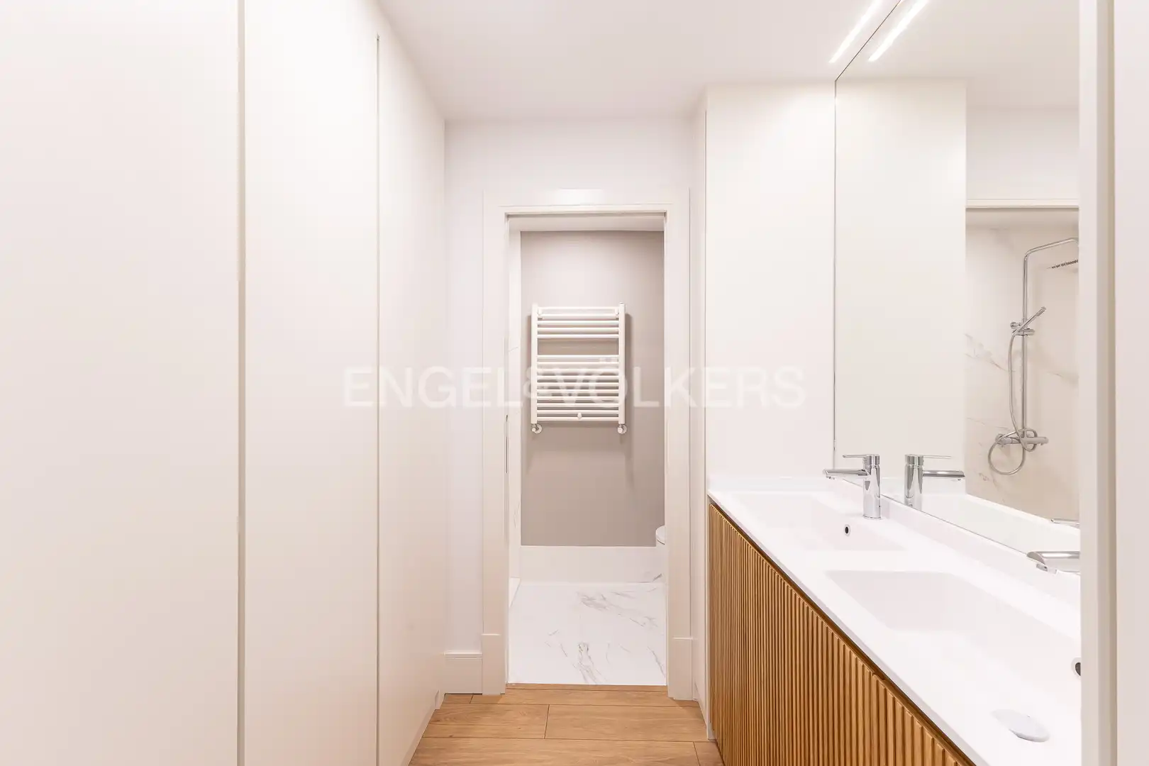 Bathroom of Flat for rent in Madrid  with Air Conditioner, Heating and Storage room