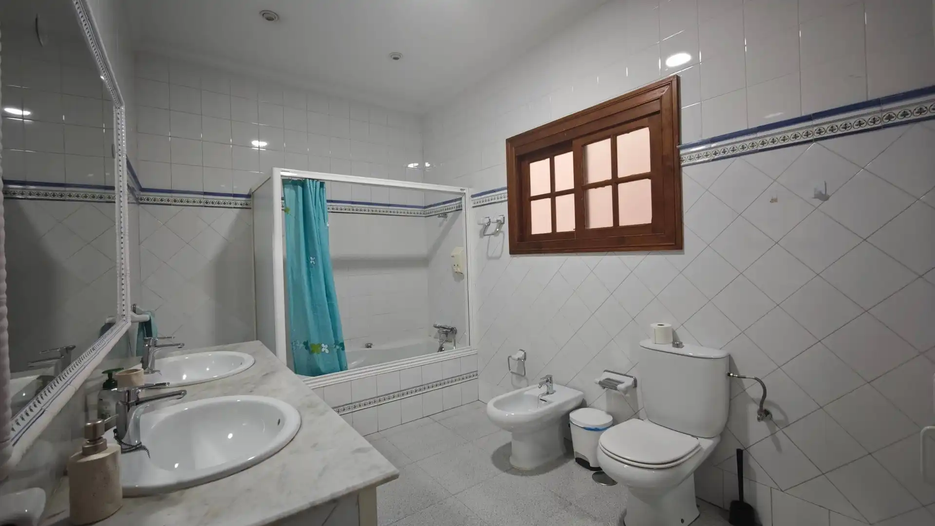 Badezimmer von Wohnung zur Miete in Las Palmas de Gran Canaria mit Balkon