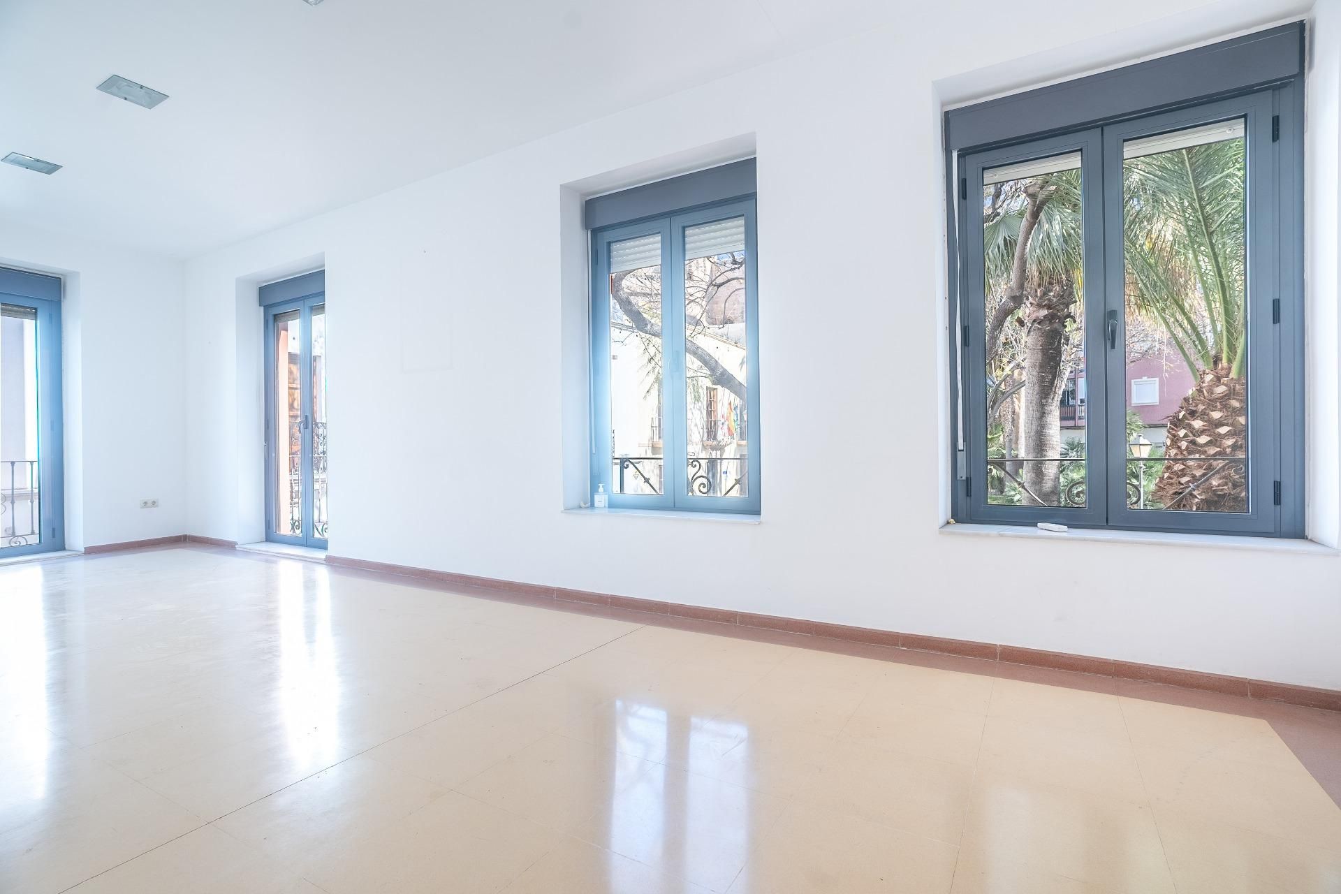 Exterior view of Office for sale in  Almería Capital  with Air Conditioner and Storage room