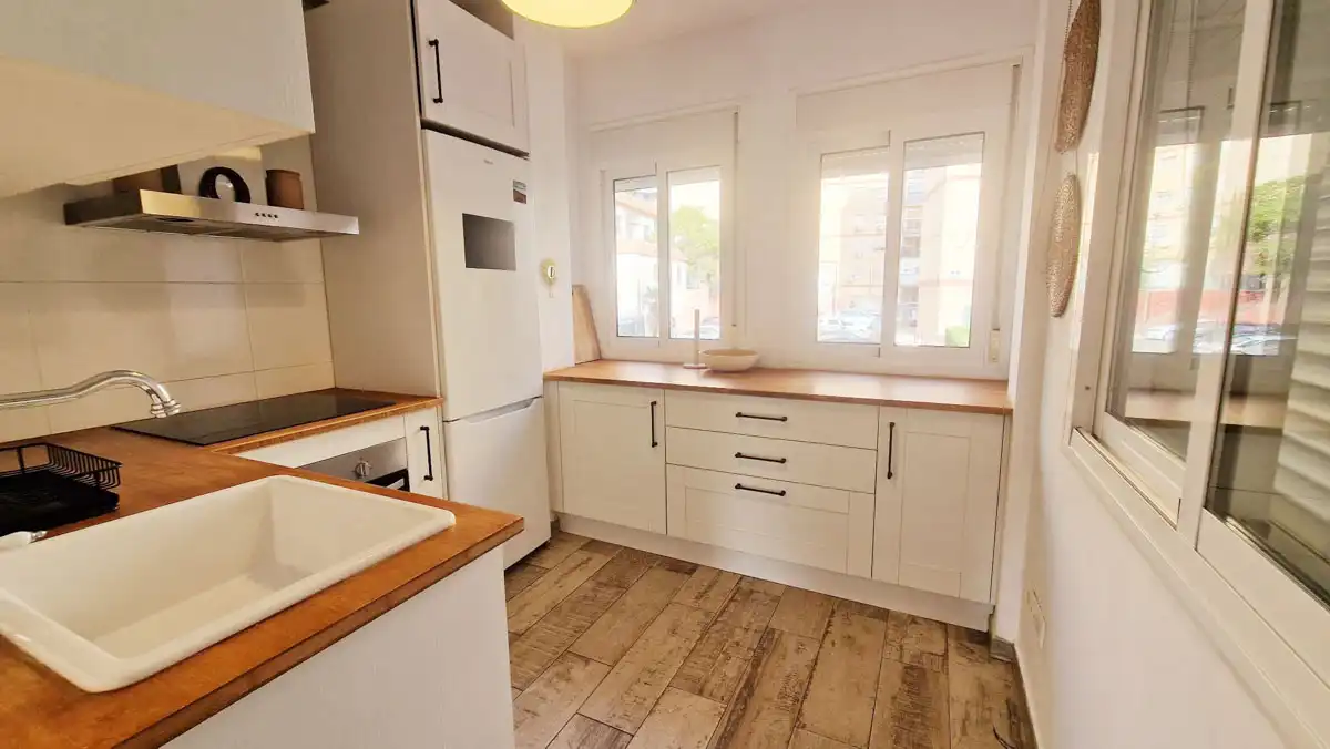 Küche von Wohnung zur Miete in Málaga mit Klimaanlage, Terrasse und Möbliert