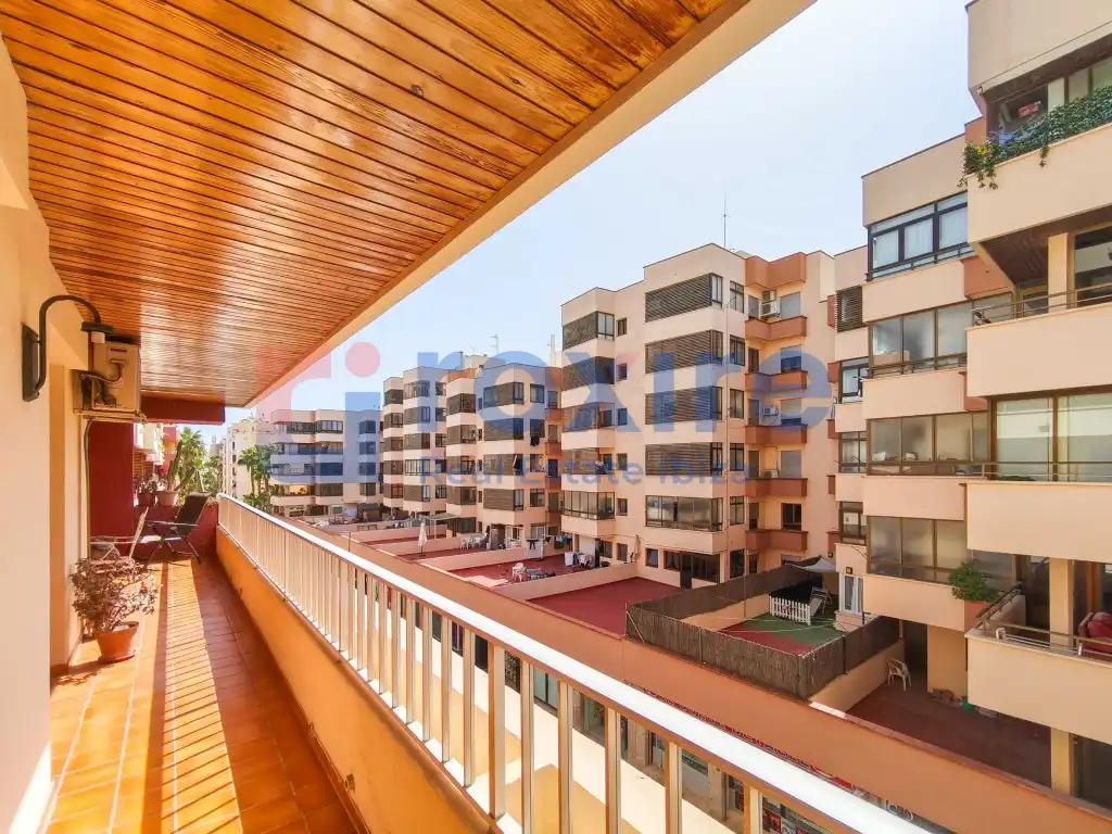 Vista exterior de Apartament de lloguer en Eivissa amb Aire condicionat, Terrassa i Moblat