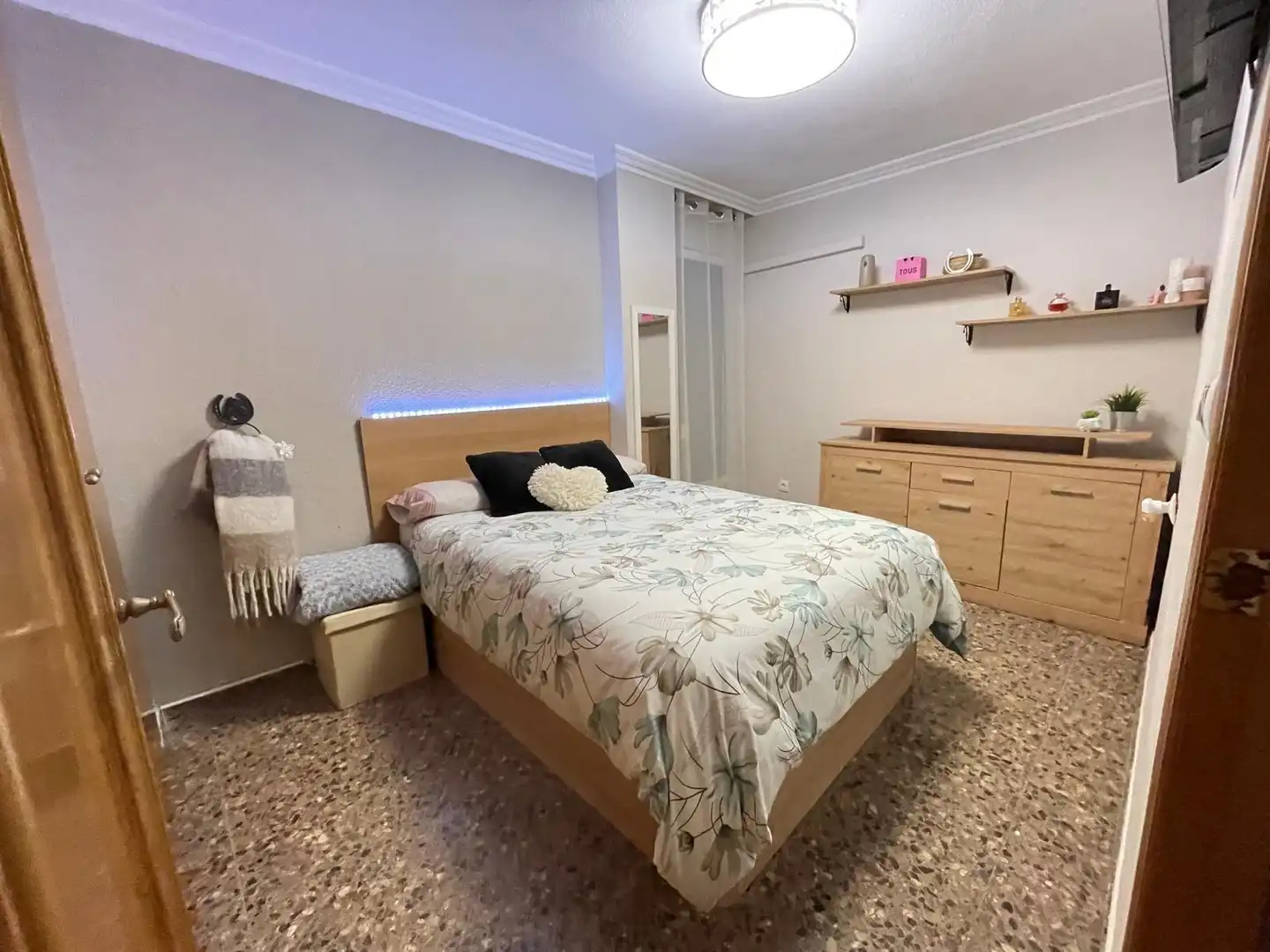 Bedroom of Apartments for sale in Manises  with Air Conditioner, Terrace and Storage room