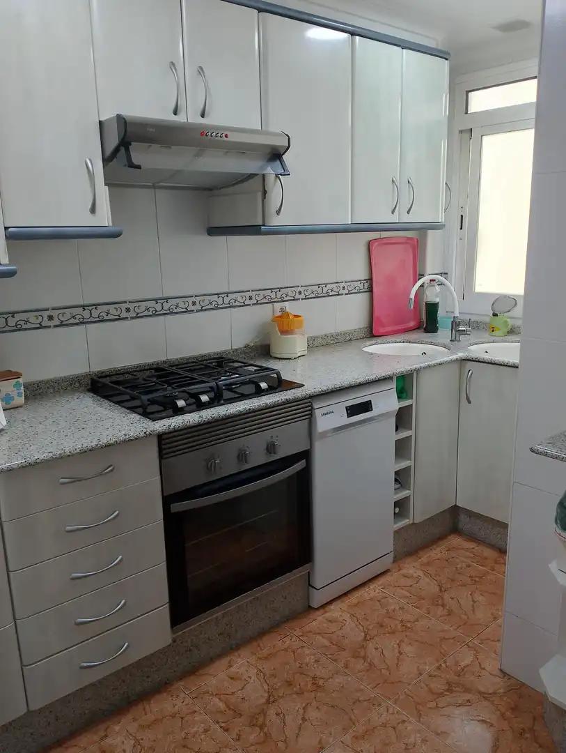 Kitchen of Flat for share in Valencia  with Heating, Furnished and Balcony