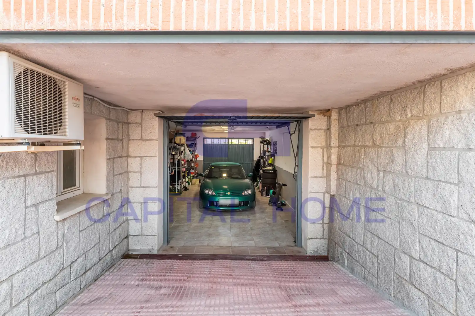 Parking de Casa adosada en venta en Navalcarnero con Aire acondicionado, Calefacción y Jardín privado