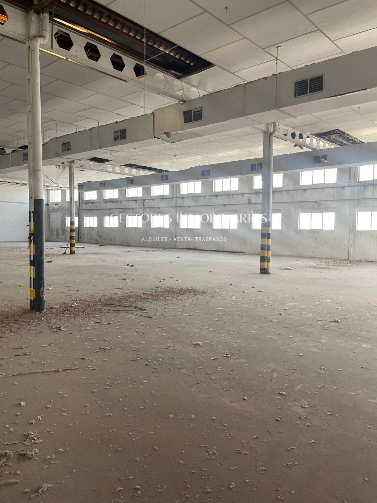 Vista exterior de Nave industrial en venta en Alcoy / Alcoi