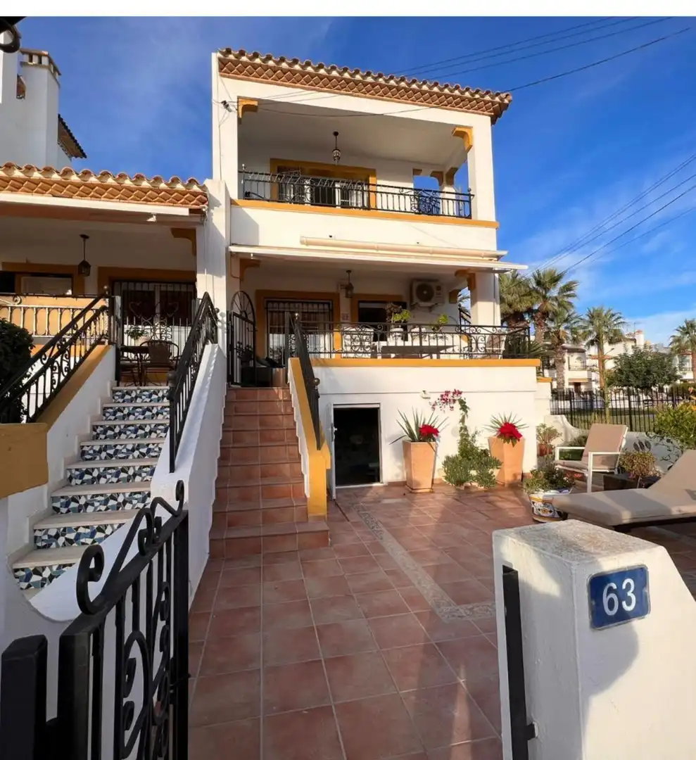 Bungalow amb piscina en venda a Orihuela Costa