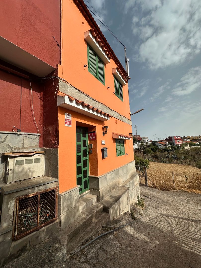 Exterior view of Single-family semi-detached for sale in Vega de San Mateo  with Private garden and Terrace