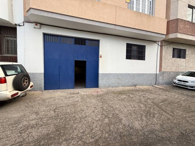 Nave industrial en Alquiler en los avellanos en Tamaraceite