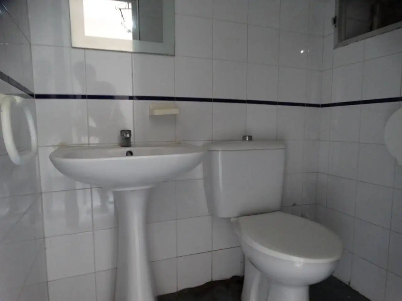 Baño de Casa o chalet en venta en Huelva con Aire acondicionado, Calefacción y Jardín privado