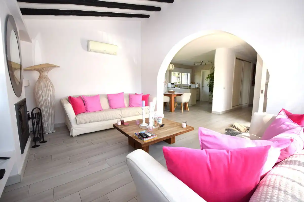 Sala de estar de Casa o chalet en venta en Mijas con Aire acondicionado, Calefacción y Jardín privado