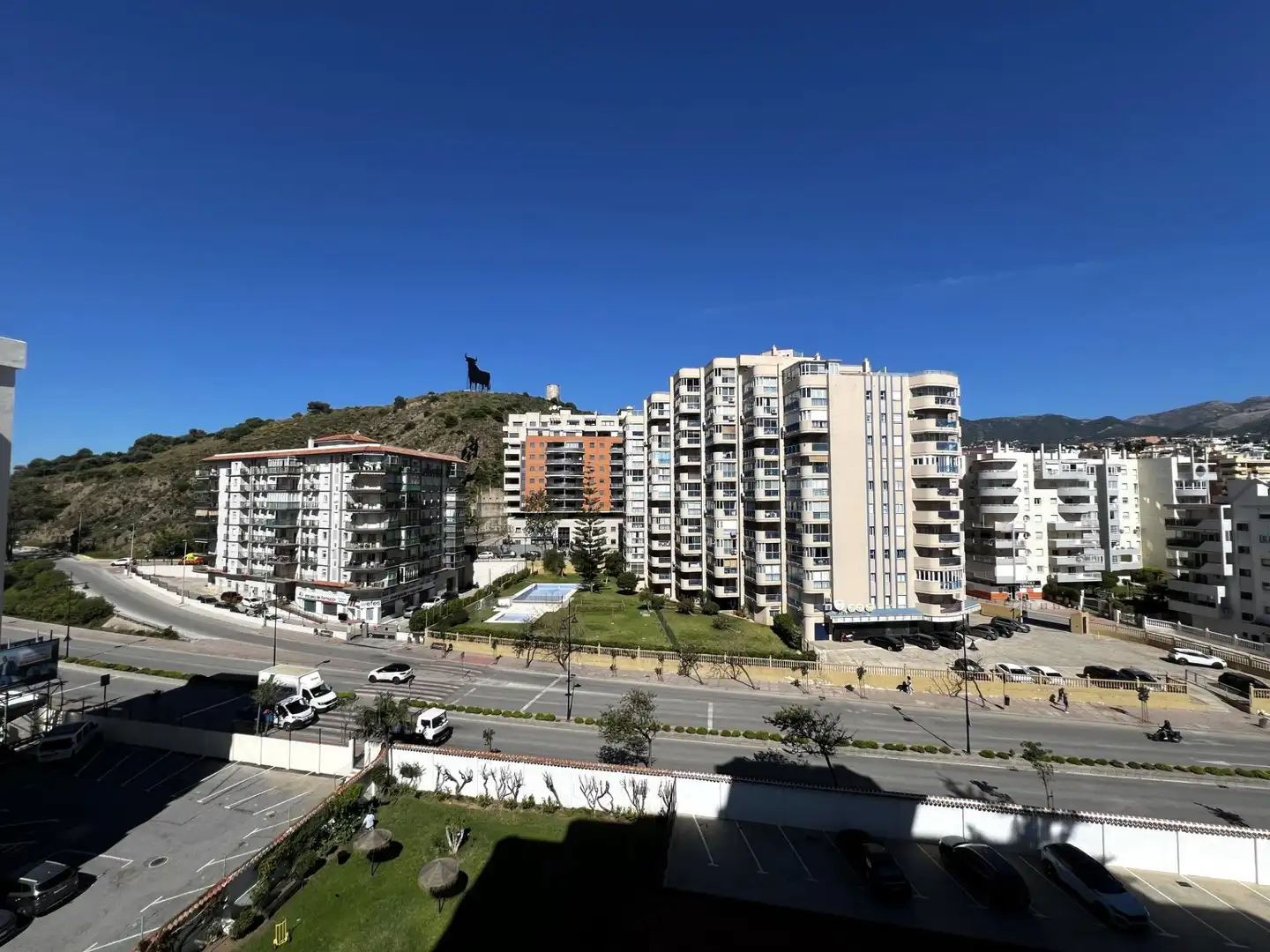 Vista exterior de Apartament en venda en Fuengirola amb Aire condicionat, Terrassa i Piscina comunitària