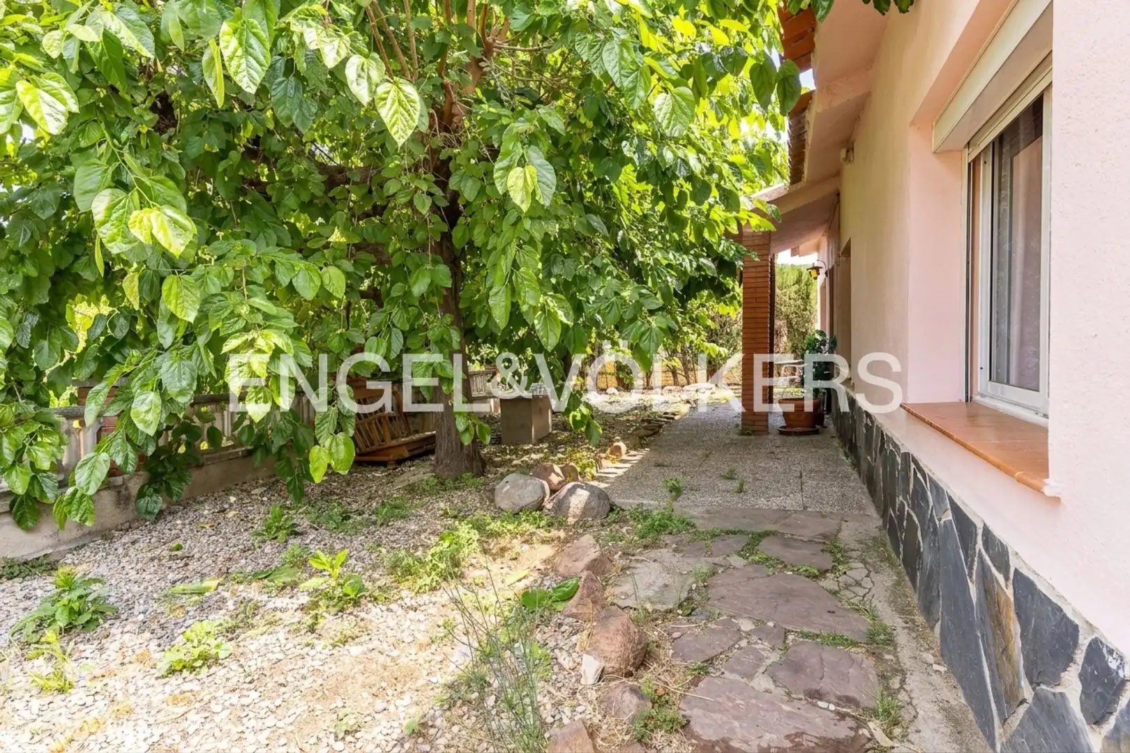 Haus oder Chalet zum Verkauf in Vallgorguina mit Klimaanlage, Heizung und Privatgarten