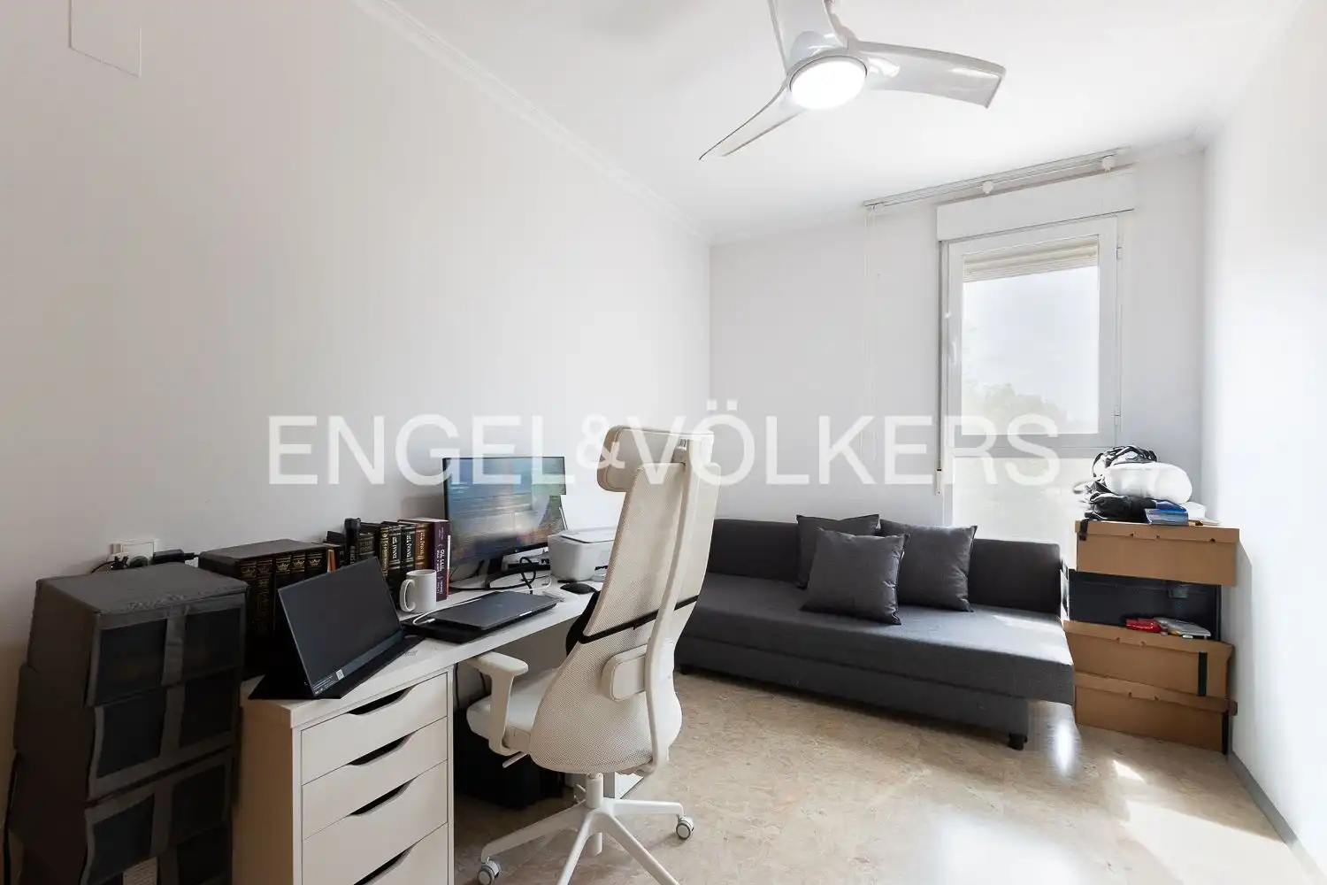 Wohnzimmer von Wohnung zum Verkauf in Valencia mit Klimaanlage, Heizung und Privatgarten