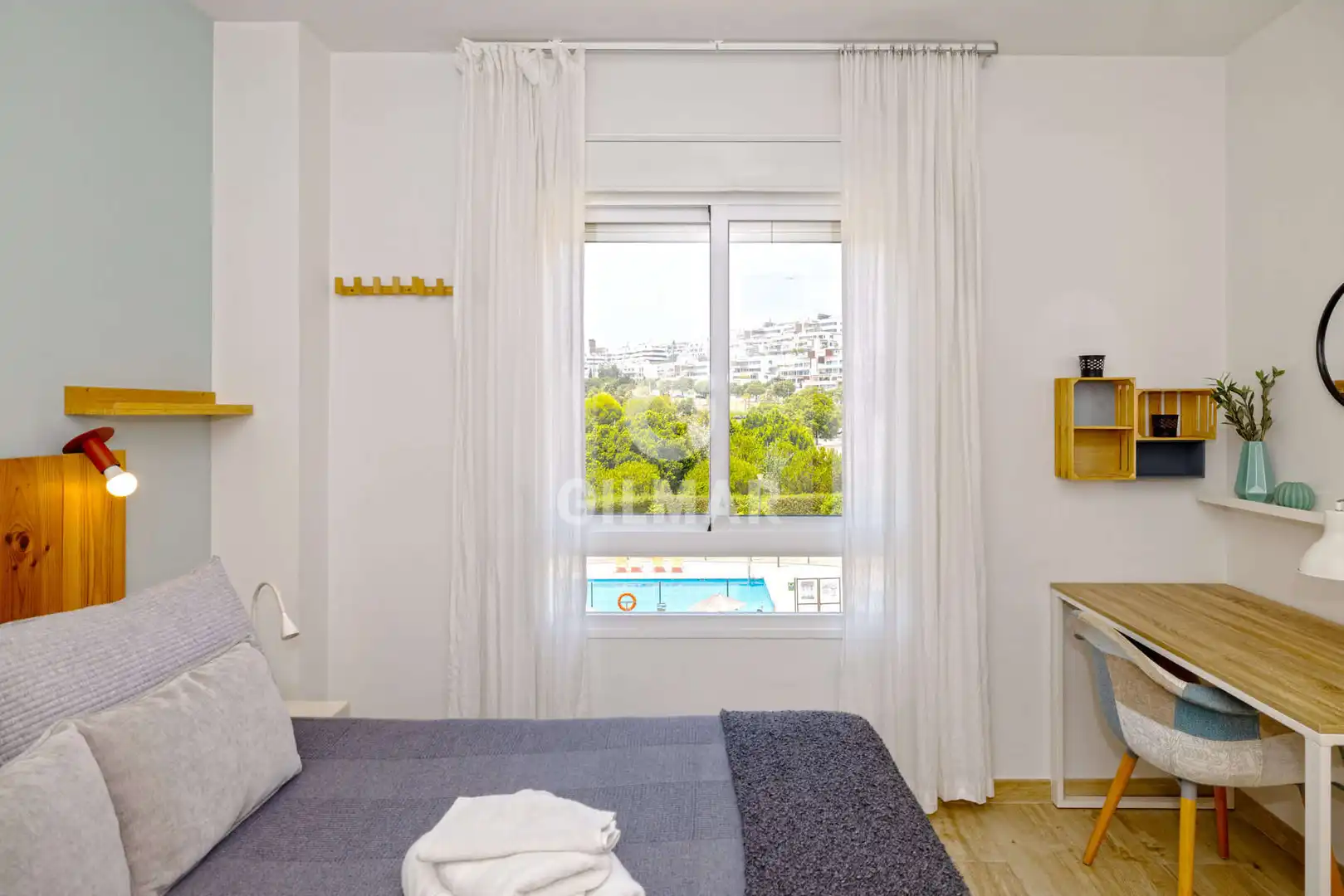 Dormitori de Apartament en venda en Estepona amb Calefacció, Jardí privat i Piscina