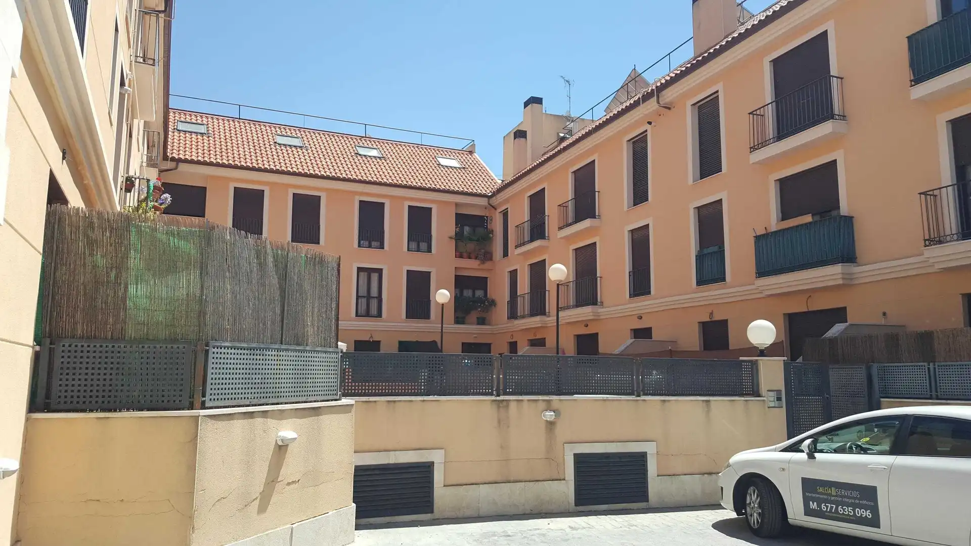 Aparcamiento con ascensor en venta en C/ Ronda de San Isidro, imagen 2