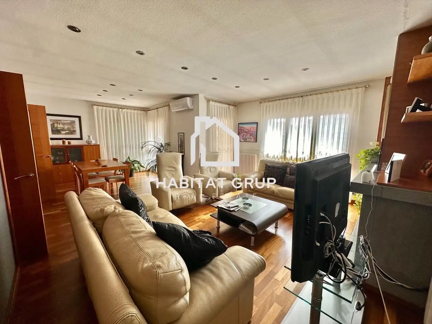 Sala d'estar de Casa o xalet en venda en Santa Coloma de Farners amb Aire condicionat, Calefacció i Jardí privat