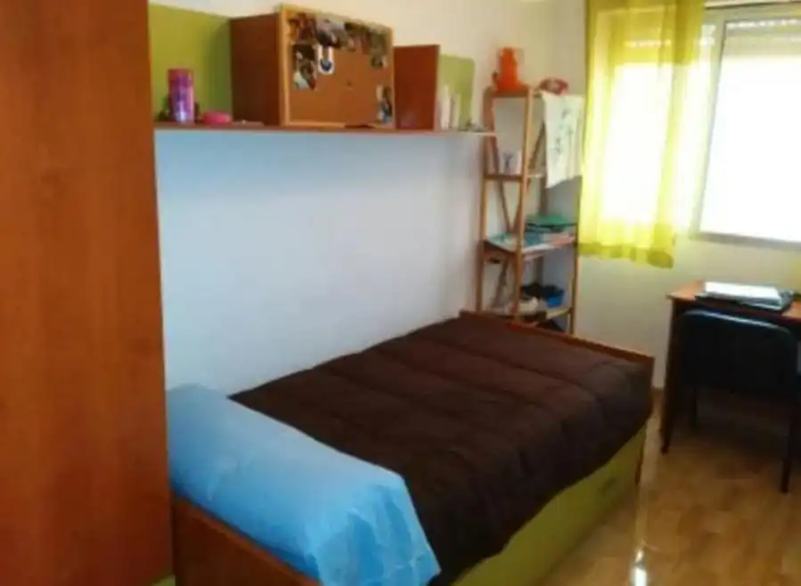 Habitación de Piso de alquiler en Granada con Amueblado y Balcón