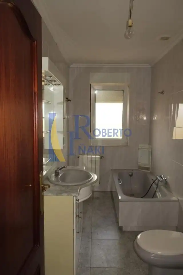Baño de Casa adosada en venta en Villaornate y Castro con Jardín privado