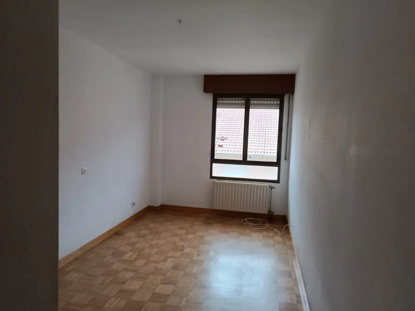 Habitación de Piso en venta en Pradoluengo con Parquet y Terraza
